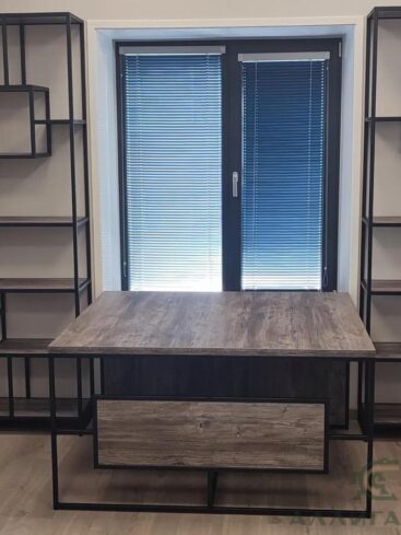 218. Мебель в рабочий кабинет с металлическими вставками