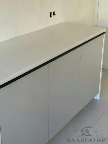 115. Микро кухня в светлых тонах