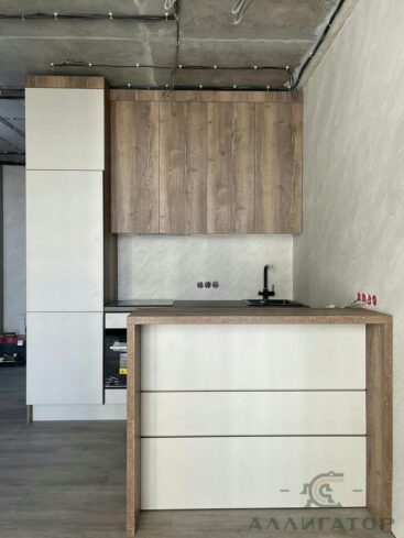 101. Небольшая кухня с островом