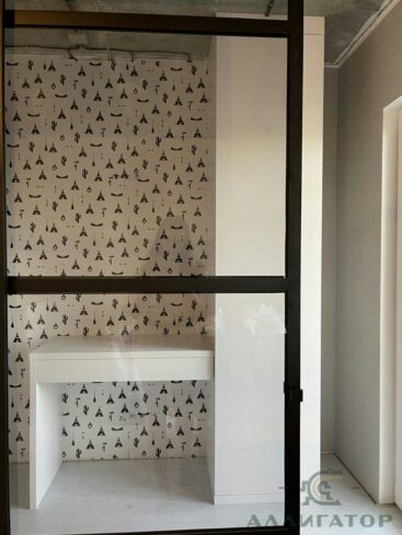 118. Прозрачная перегородка в комнату