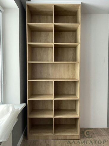 134. Полочки под дерево в спальню