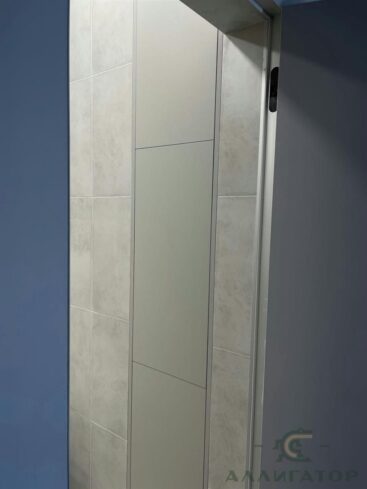 14. Распашной шкаф в нише для санузла