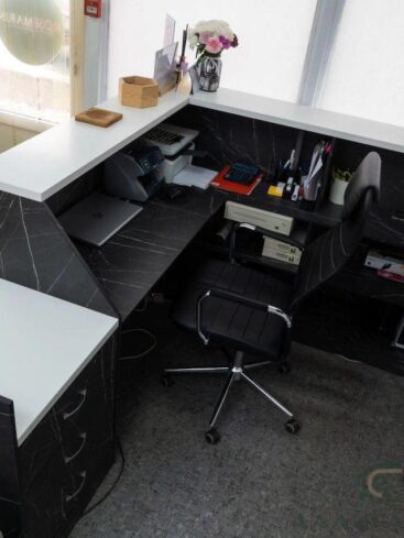 232. Ресепшн под заказ с подсветкой