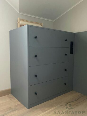 144. Шкаф распашной дизайнерский плюс комод в детскую комнату