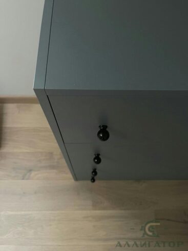 144. Шкаф распашной дизайнерский плюс комод в детскую комнату