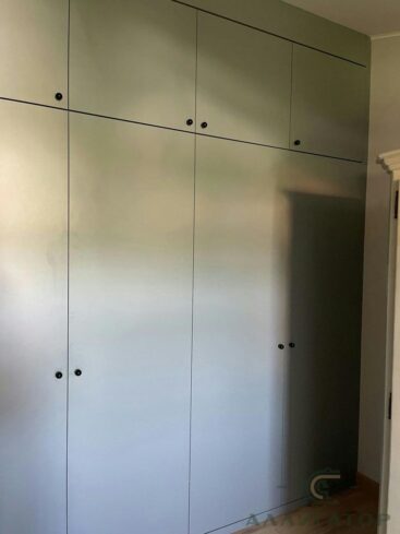 144. Шкаф распашной дизайнерский плюс комод в детскую комнату