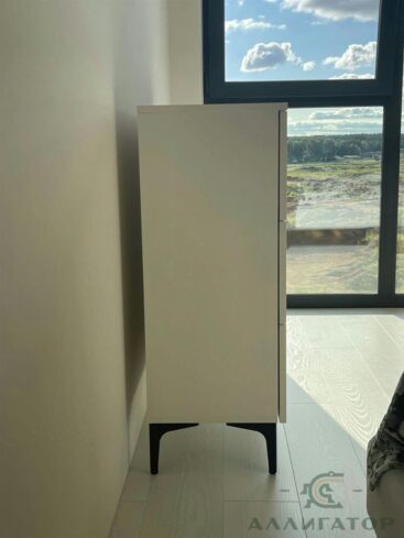 23. Светлый комод без ручек