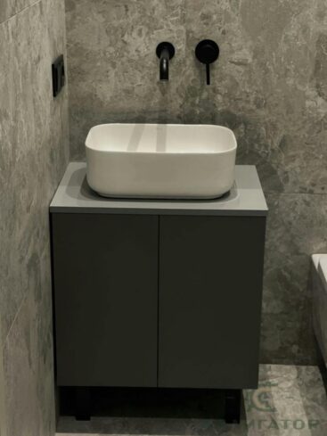 176. Темная инсталляция в санузле