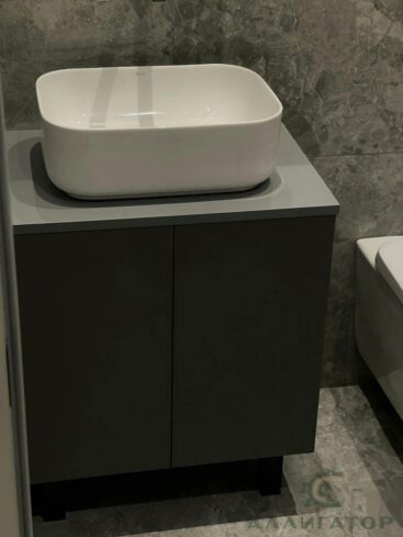 176. Темная инсталляция в санузле