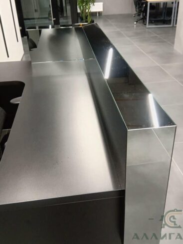 228. Зеркальный ресепшн в офис