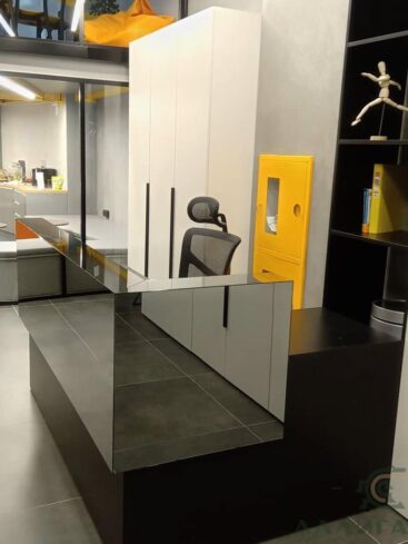 228. Зеркальный ресепшн в офис-v-ofis (4)